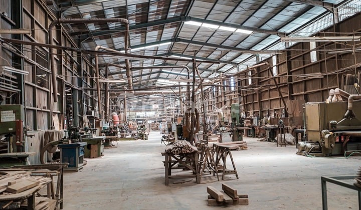 Workshop Bagus, Harga Murah, Jarang Ada di Jl Pegangsaan Dua, Kontainer 40Feet, Jakarta Utara