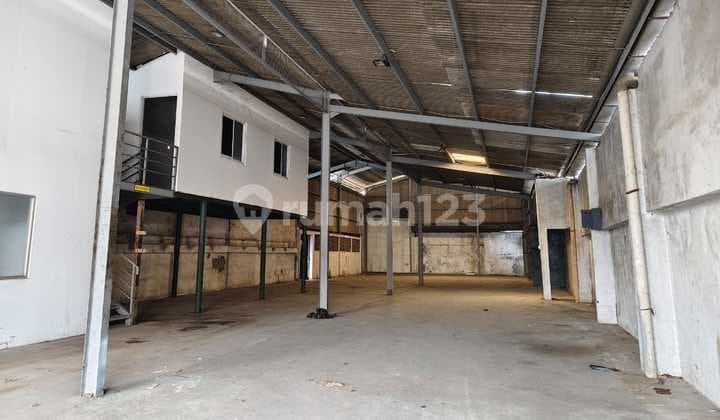 Dijual :gudang Kapuk*kamal Muara 3jakarta - Utara*l.tanah : 611m²l.bangunan : 500m²hadap : Selatanakses : Kontener 40feetsurat : Shm Ukuran 12.8 X 46harga Harga Jual: Rp.11.000.000.000