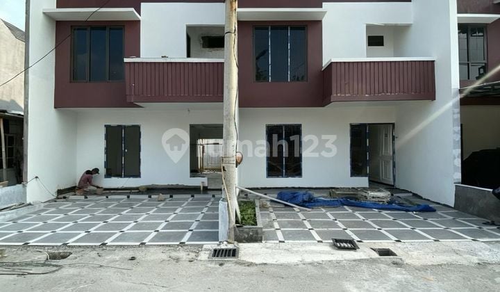 Rumah Baru 2 Lantai Dalam Cluster di Sawangan. Dekat Gerbang Tol