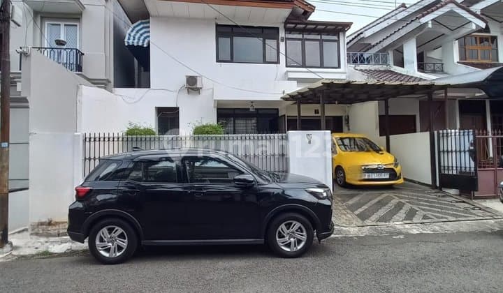 Rumah Lama Layak Huni di Pondok Indah. Jakarta Selatan.