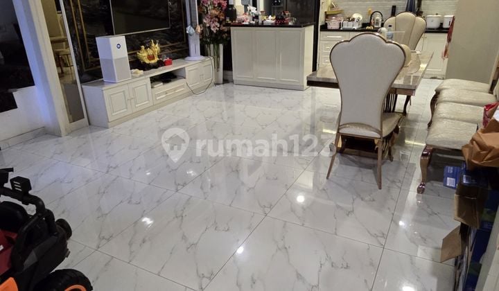 Rumah Bagus Rapih 4 Lantai Volendam Pik