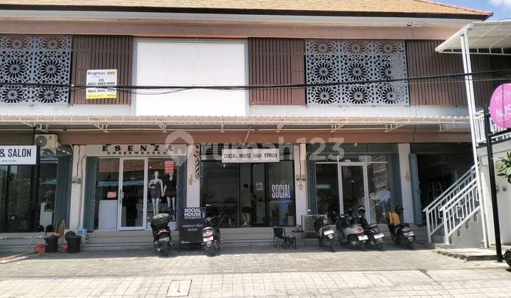 Ruang Fitnes Dan Coffe Shop
