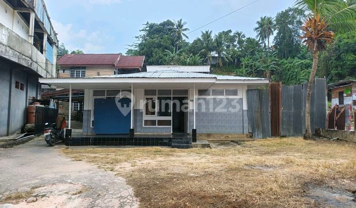 Tanah Luas dan Bangunan Gudang Dijual di Kendari Barat SHM di Jalan Dr. Sam Ratulangi