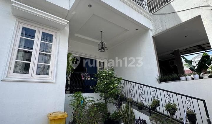 Rumah Di Harsono Rm