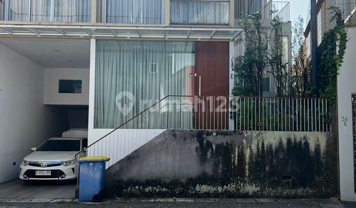 Ready-to-Occupy House Within Townhouse