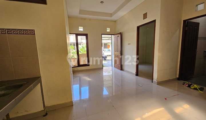 Rumah Cantik di Kompleks Perumahan Dekat Pusat Kota Tabanan