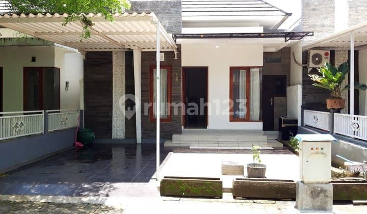Rumah cantik dan bersih di kompleks perumahan Premium di Tabanan