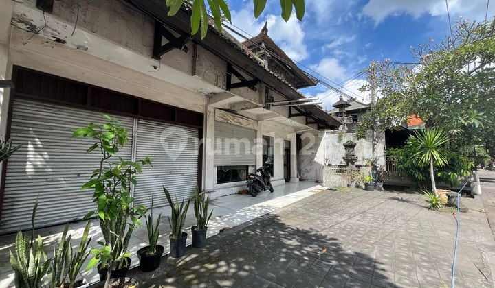 Rumah Di Jalan Utama Di Bali Dekat Dengan Fasilitas Umum