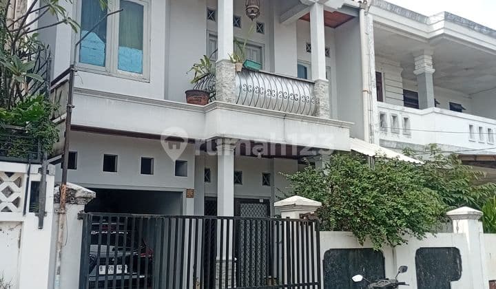 Dijual Murah Rumah 2 Lantai 4 Kamar Tidur Strategis Bebas Banjir Dekat Stasiun MRT Lebak Bulus di Rempoa Tangerang Selatan