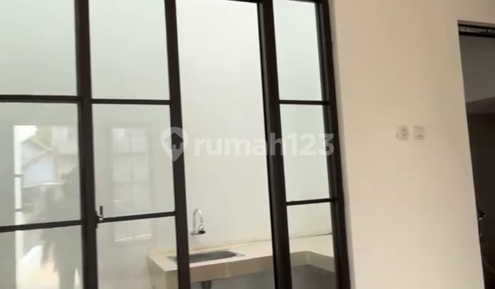 Rt Umah Mewah 2 Lantai Dekat Pintu Tol Pamulang Di Tangerang Selatan