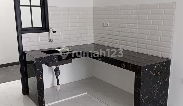 Rumah 2 Lantai 4 Kamar Tidur Bebas Banjir Di Cakra Green Mansion Bojongsari Depok