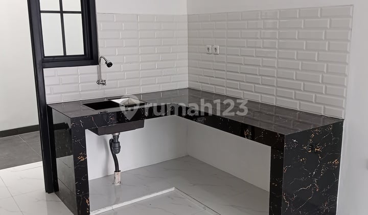 Rumah 2 Lantai 4 Kamar Tidur Bebas Banjir Di Cakra Green Mansion Bojongsari Depok