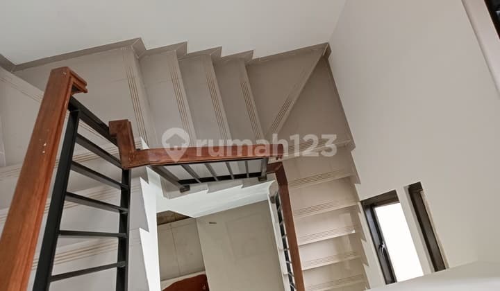 Rumah 2 Lantai Strategis Free Biaya-biaya Di Ciputat Timur Tangerang Selatan