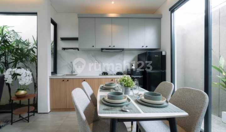 Rumah 2 Lantai 3 Kamar Tidur Dekat Taman Kolam Renang Sawangan Depok