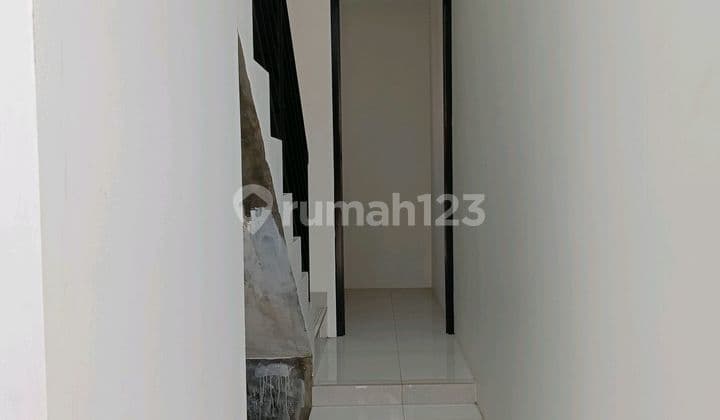 Rumah Mewah Siap Huni 3 Lantai Strategis Dekat MRT Lebak Bulus di Ciputat Timur Tangerang Selatan