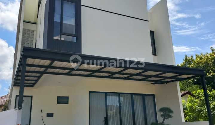 Rumah Mewah Moderen 3 Lantai Bebas Banjir Strategis Dekat Lab School Al-Fath Cirendeu di Ciputat Timur Tangerang Selatan