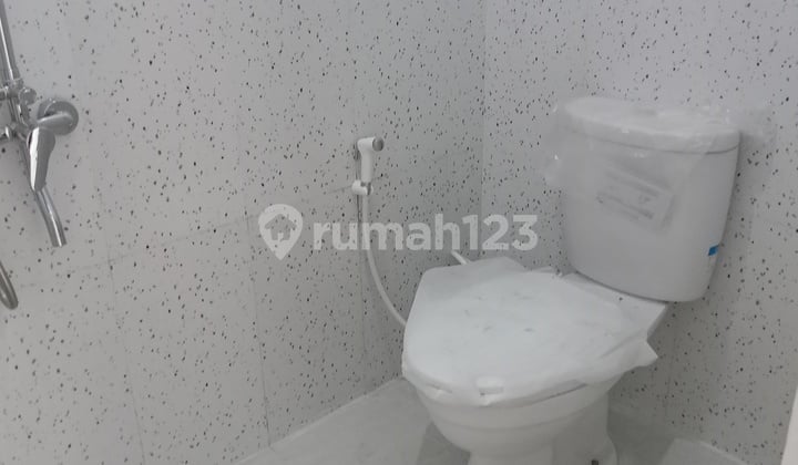 Rumah 2 Lantai Bebas Custom Ruangan 2 Lantai Strategis Dekat Jalan Raya Bogor Di Depok