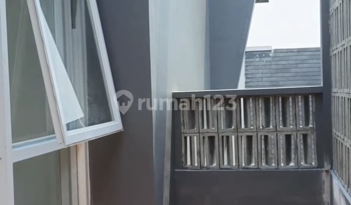 Rumah 3 Lantai Nempel Mrt Di Cirendeu Tangerang Selatan