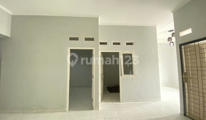 Rumah Minimalis Dijual Murah Strategis Dekat Pintu Tol Desari Depok