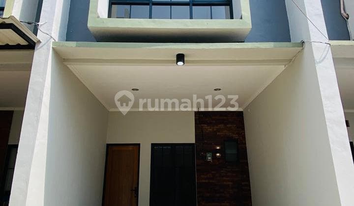 Rumah Bergaya Eropa Dijual Murah 3 Kamar Tidur Bebas Banjir Dekat Kampus Ui Di Pancoran Mas Depkk