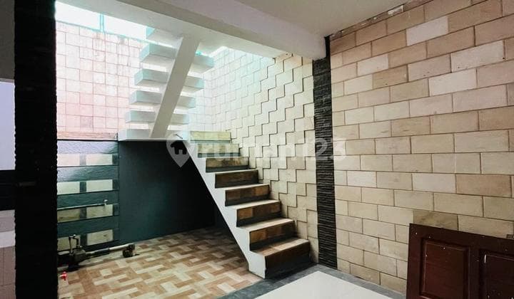 Dijual Murah Cash/kpr Rumah Moderen Lingkungan Asri Dekat Pintu Tol Desari Di Pancoran Mas Depok