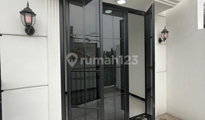 Rumah Ala American Clasik 2 Lantai Shm Di Pancoran Mas Depok