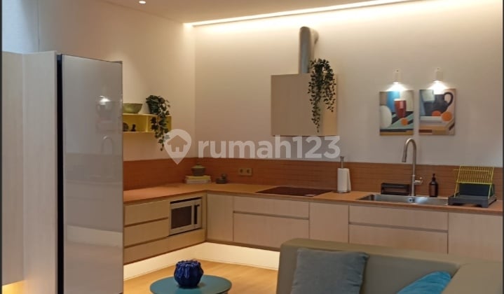 Rumah Moderen 2 Lantai 4 Kamar Tidur Bebas Banjir Dekat Gerbang Tol Desari Di Limo Depok