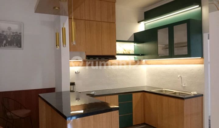 Dijual Cash Rumah Bergaya Scandinavian 3 Kamar Tidur Bebas Banjir Dekat Kampus Ui dan Stasiun Depok Baru di Beji Depok