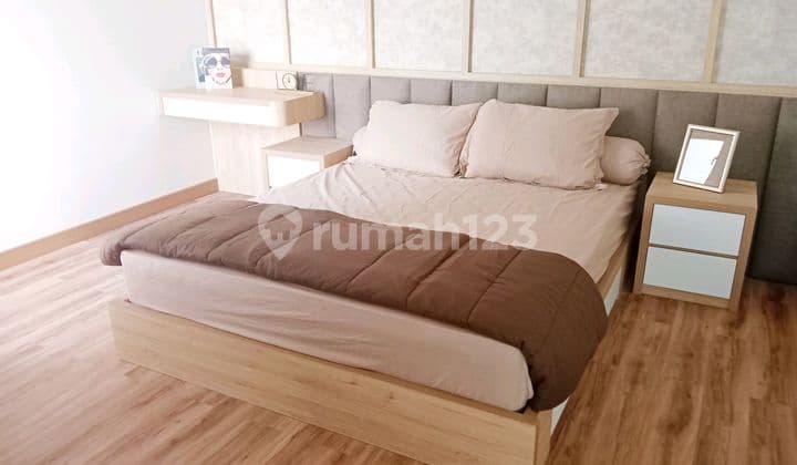 Southland 17 Cirendeu Rumah 3 Lantai Dekat Stasiun Mrt Lebak Bulus Di Ciputat.