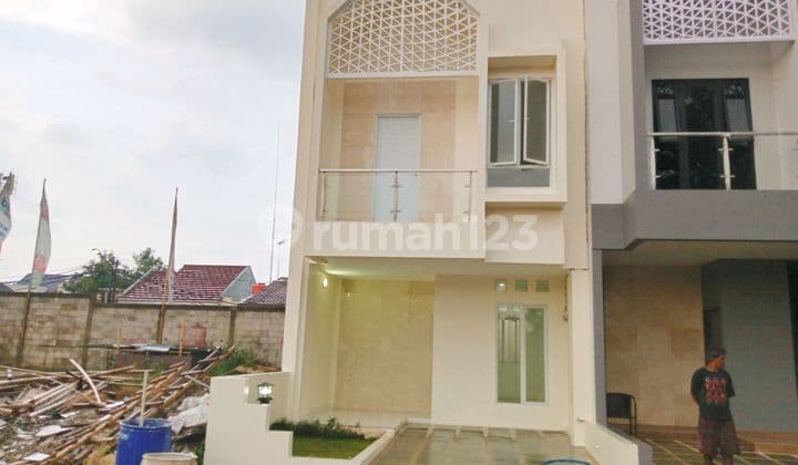 Rumah Siap Huni 2,5 Lantai Bebas Banjir Dekat Stasiun Mrt Di Ciputat Tangerang Selatan