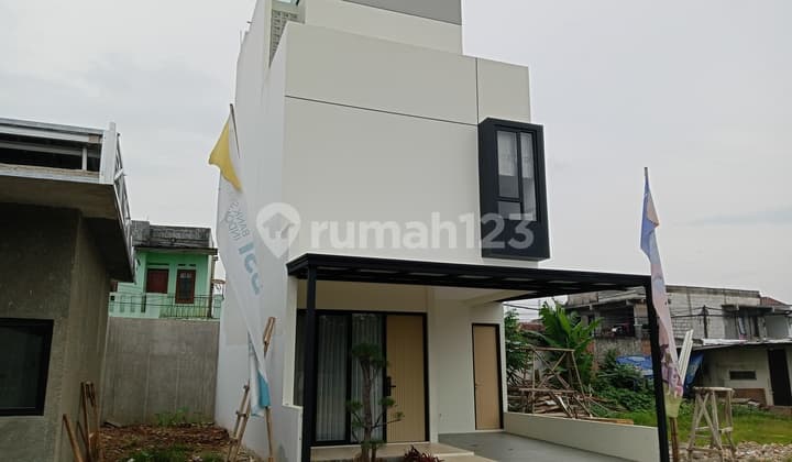 Rumah Moderen Dijual 3 Lantai Bebas Banjir Dekat Gerbang Tol Pamulang dan Stasiun MRT Lebak Bulus di Ciputat Tangerang Selatan