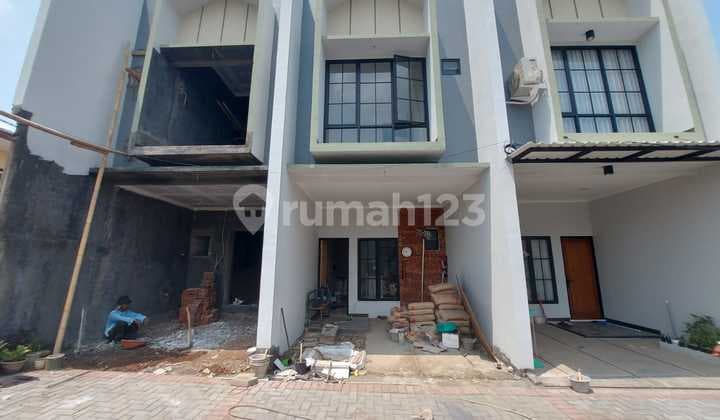 Rumah Moderen Dijual Murah 3 Kamar Tidur Bebas Banjir Dekat Stasiun Depok Baru Di Pancoran Mas Depok