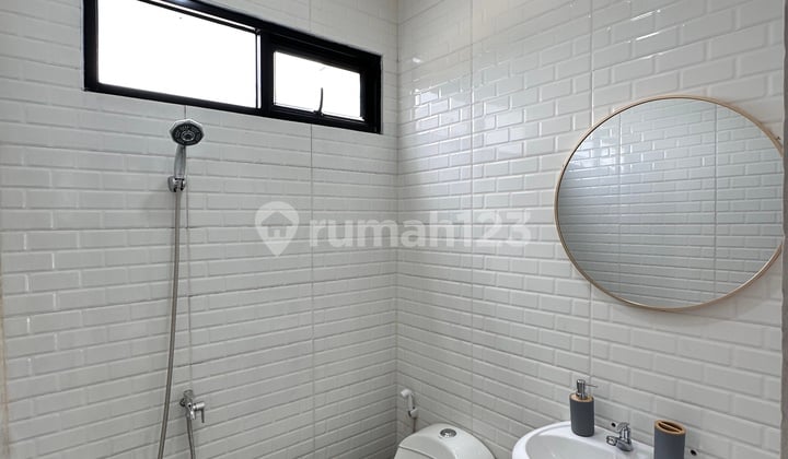 Dijual Rumah Bergaya Scandinavian 2 Carport Bebas Banjir Di Sasak Panjang Bogor