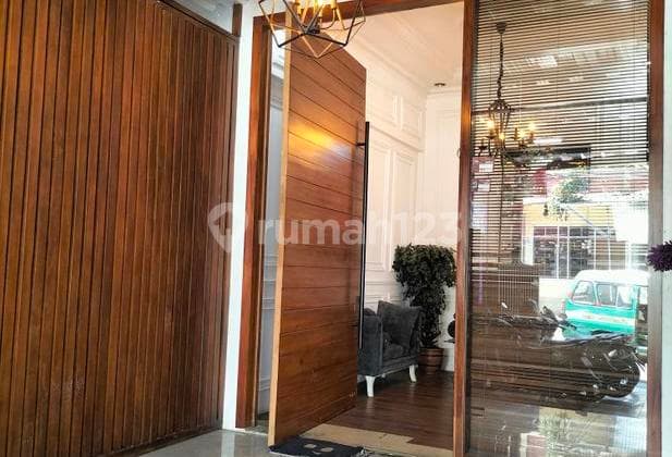 Rumah Mewah Dg Kolam Renang Dijl. Sarikaso Sarijadi, Sukasari,