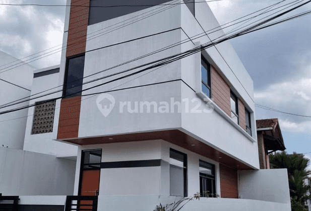 Dijual Rumah 2 Lantai Baru Shm Di Komplek Metro Margahayu