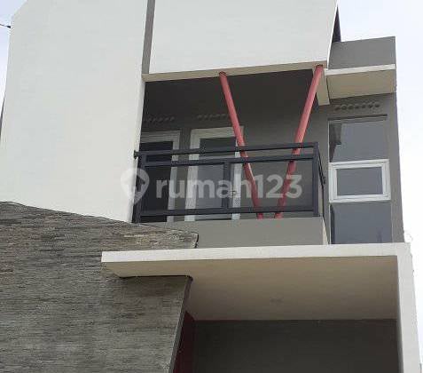 Dijual rumah 2 lantai cluster one gate SHM di jatihandap padasuka