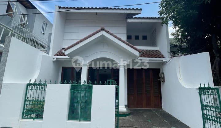 Rumah Kondisi Rapih Dan Siap Huni Lokasi Strategis di Radio Dalam
