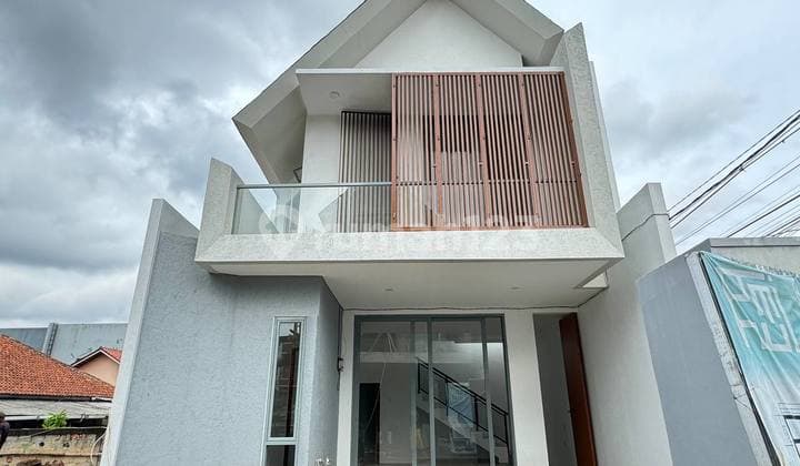 Rumah Baru Modern Tropical di Cirendeu 10 Menit Ke Mrt