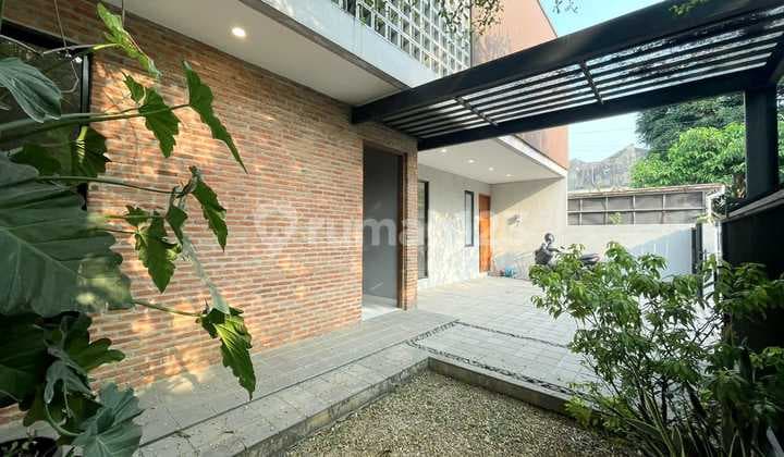 Minimalist Modern Ready-to-Occupy House in Lebak Bulus Strategic Location