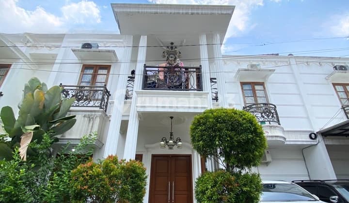Rumah Modern Classic Dalam Cluster Strategis di Jagakarsa, Jakarta Selatan