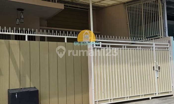 Rumah Bagus Siap Huni di Jalan Panggung Mas