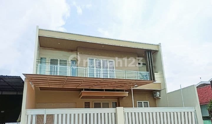 Rumah Mewah Siap Pakai Dekat tengah kota, dekat AKPOL