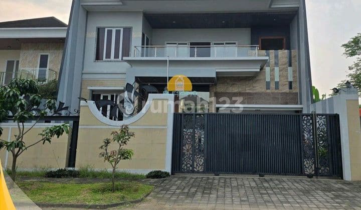 Rumah Mewah Luas Strategis di Graha Padma Boulevard