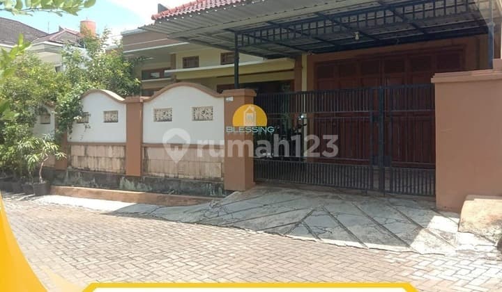 For Sale: Nice and Ready-to-Occupy House on Jl. Bukit Palma