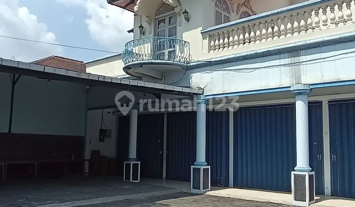 Rumah Plong Plongan Siap Pakai di Jl Dr Cipto Semarang Tengah