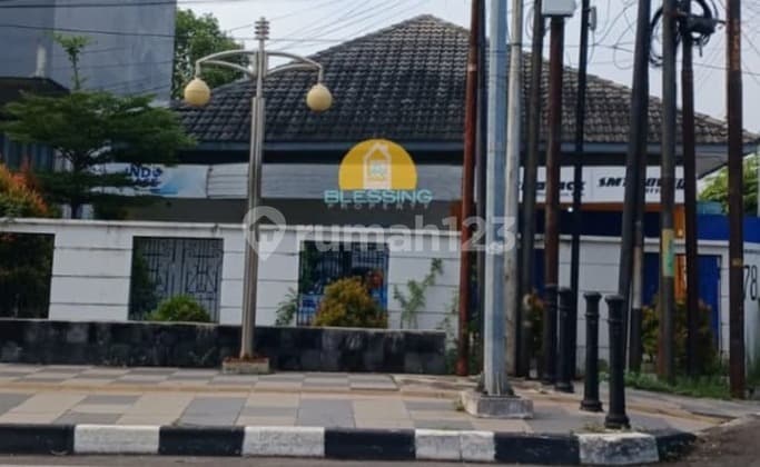 Strategic House Ready to Occupy on Indraprasata Main Road.