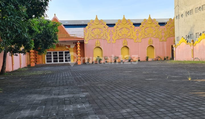 Large Building with 20 Rooms in Jimbaran Ant