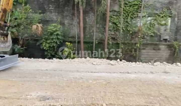 Tanah 974.0 M² Shm Dekat Pantai Petitenget Bri