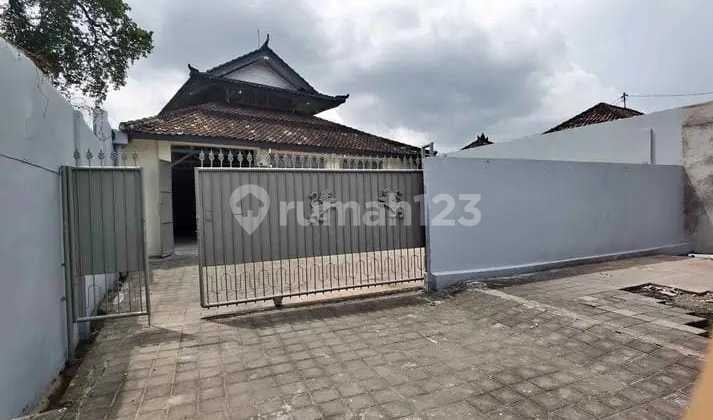 Gudang Akses Truk Kontainer Di Denpasar Utara Cn