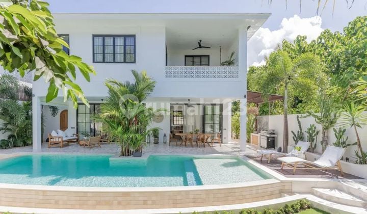 Villa 4 Bedroom Fully Furnished in Bukit Uluwatu Essy